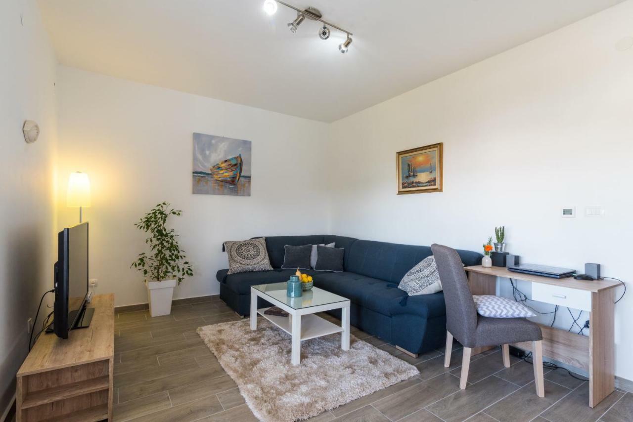 Apartment Okrug Gornji - Trogir With Sea View Εξωτερικό φωτογραφία