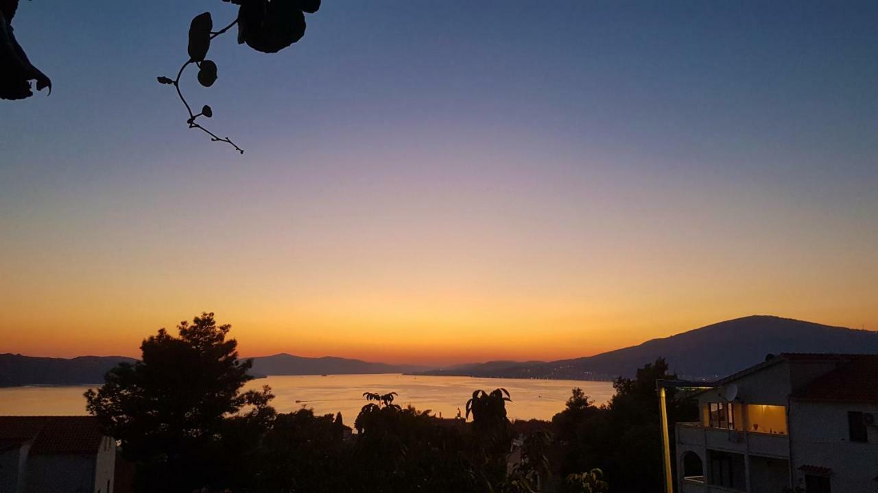 Apartment Okrug Gornji - Trogir With Sea View Εξωτερικό φωτογραφία